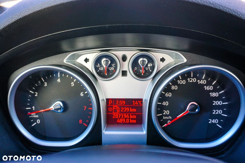 Ford Kuga 2.5 4x4 Titanium - 24