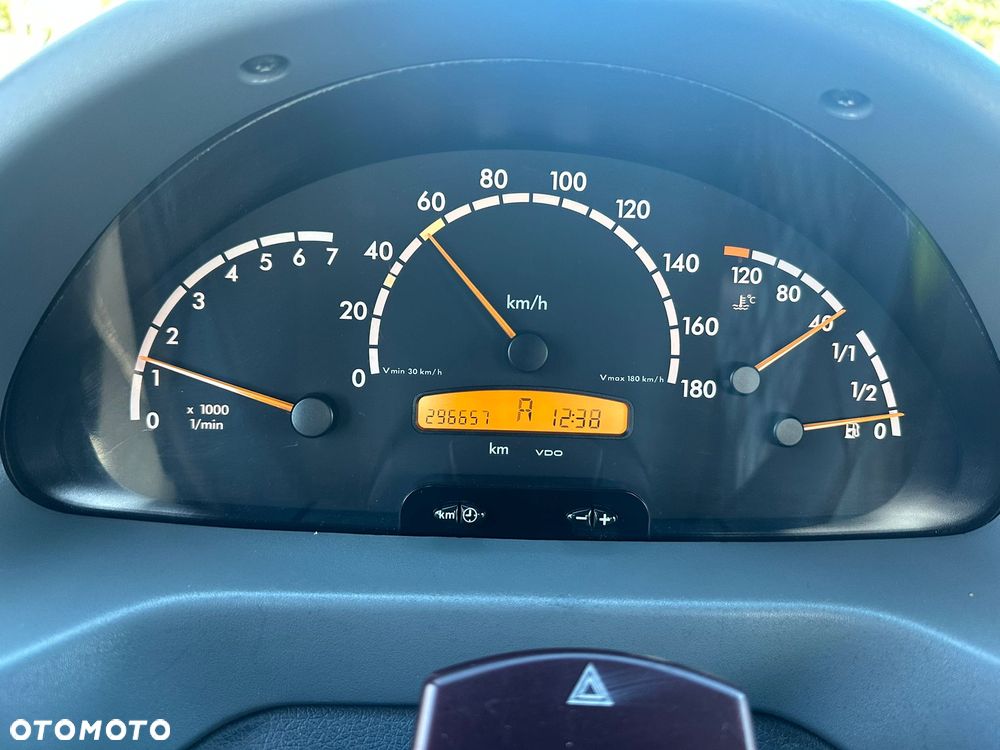 Mercedes-Benz Sprinter - 9