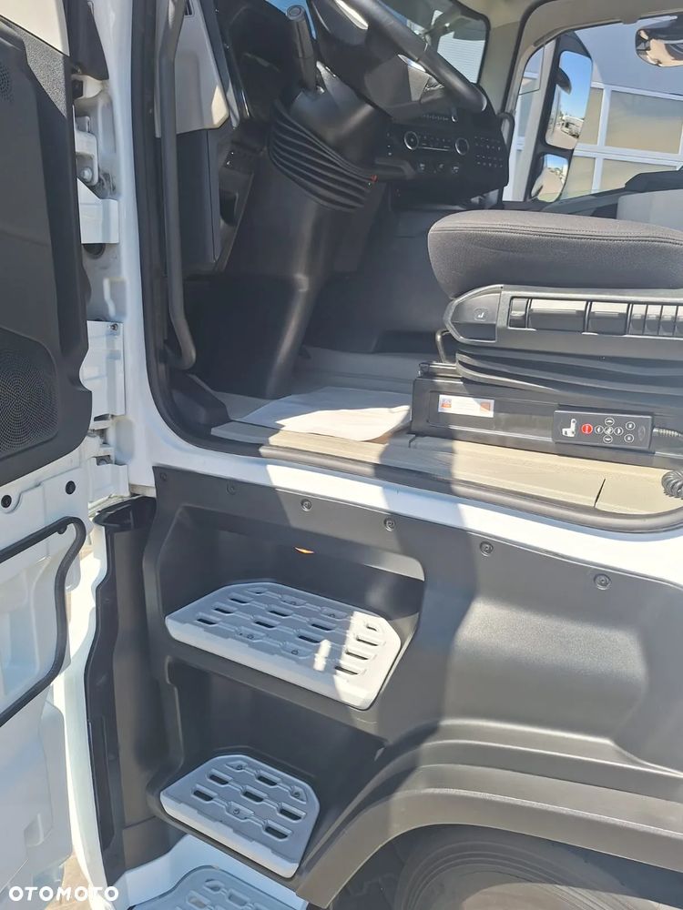 Ford F-MAX LOW DECK używane po kontrakcie serwisowym - 11