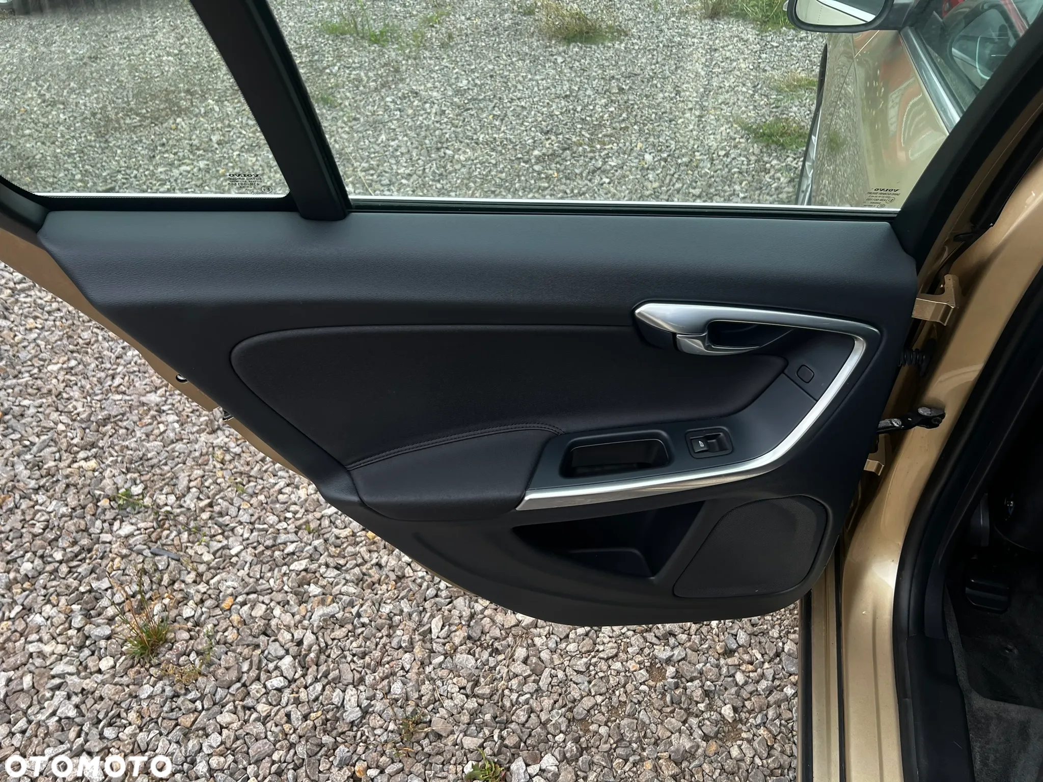 Volvo V60 DRIVe Momentum - 25