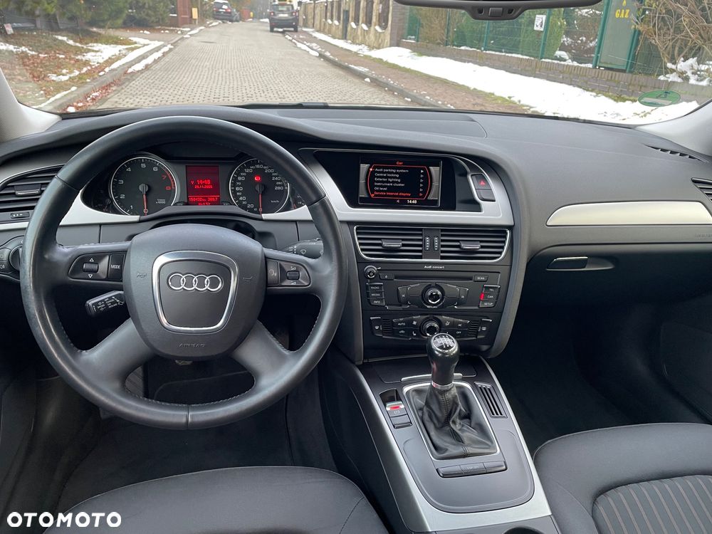 Audi A4 Limousine - 12