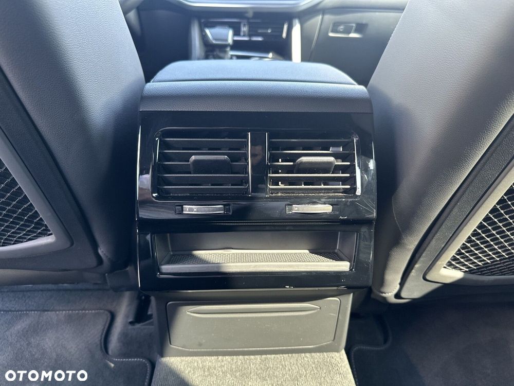 Volkswagen Touareg 3.0 V6 TDI 4Motion R-Line - 22