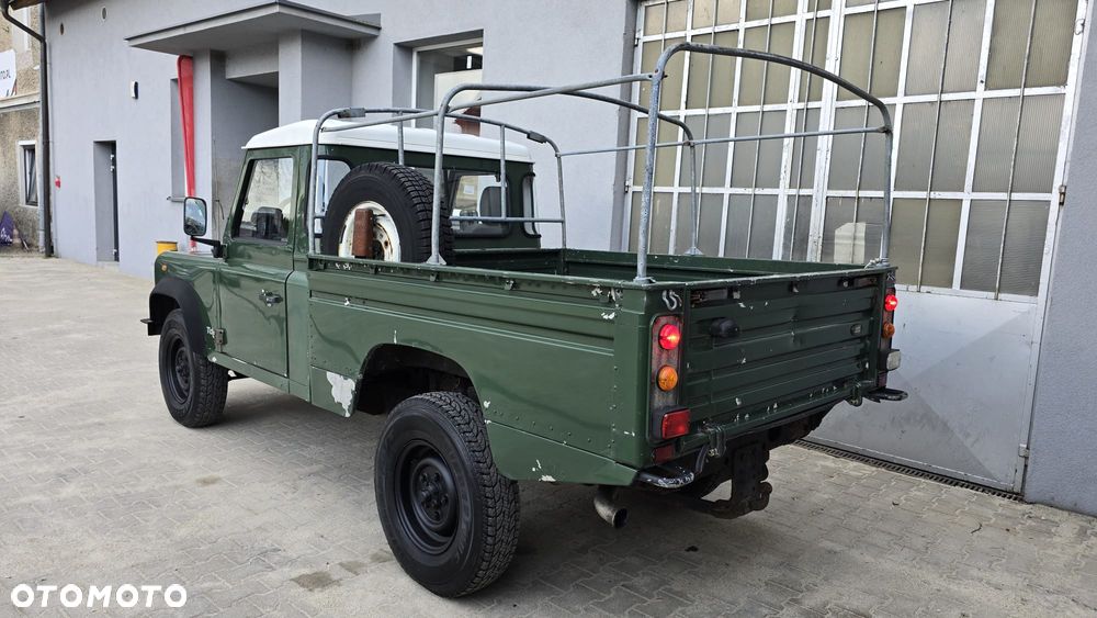 Land Rover Defender - 2