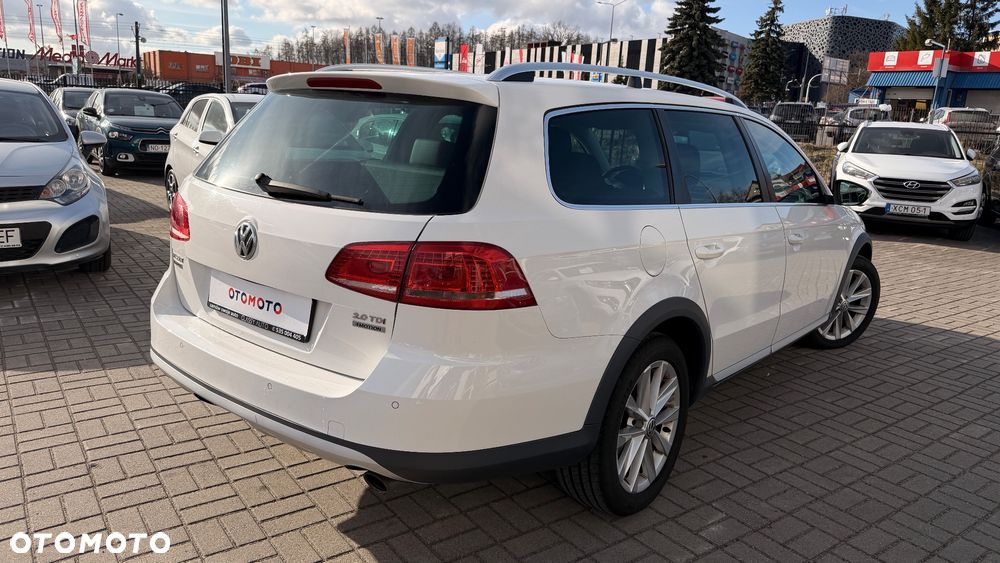Volkswagen Passat Alltrack 2.0 TDI 4Motion DSG BlueMotion Tec - 3