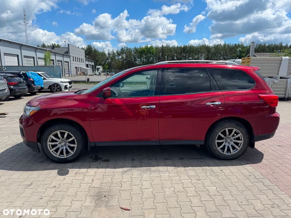 Nissan Pathfinder - 9