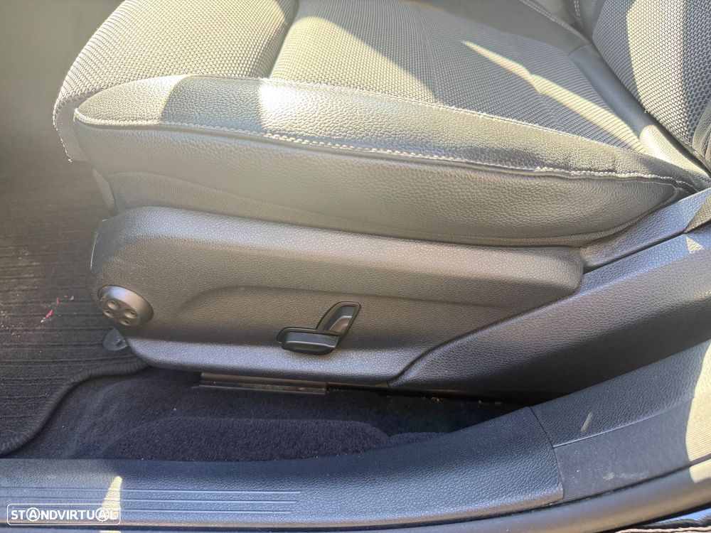 Mercedes-Benz E 220 d Avantgarde 4-Matic - 20