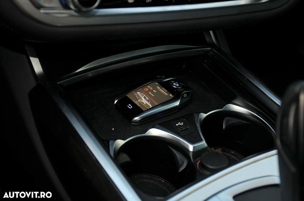 BMW Seria 7 740d xDrive MHEV - 15
