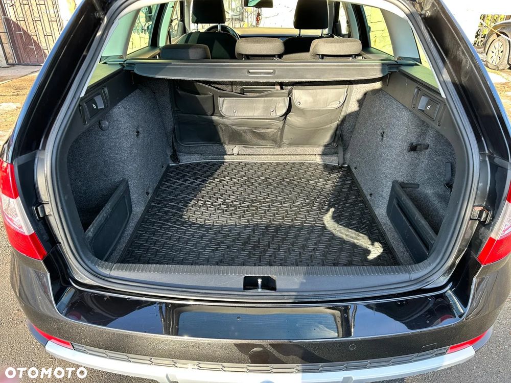 Skoda Octavia Scout 2.0 TDI 4x4 DSG - 20