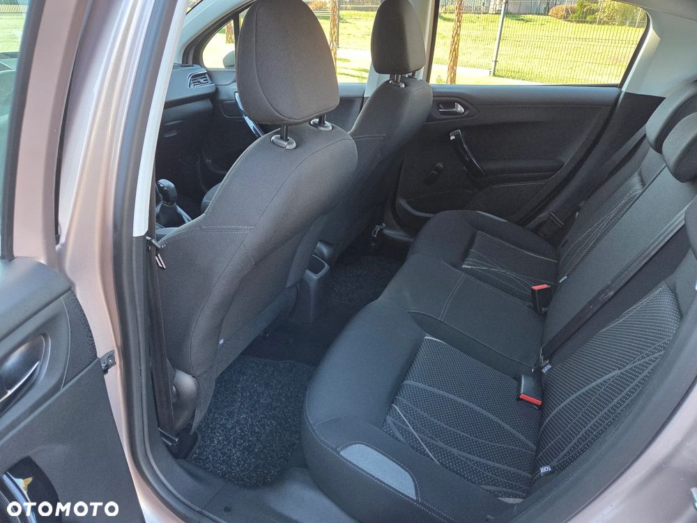Peugeot 208 1.4 VTi Active - 16