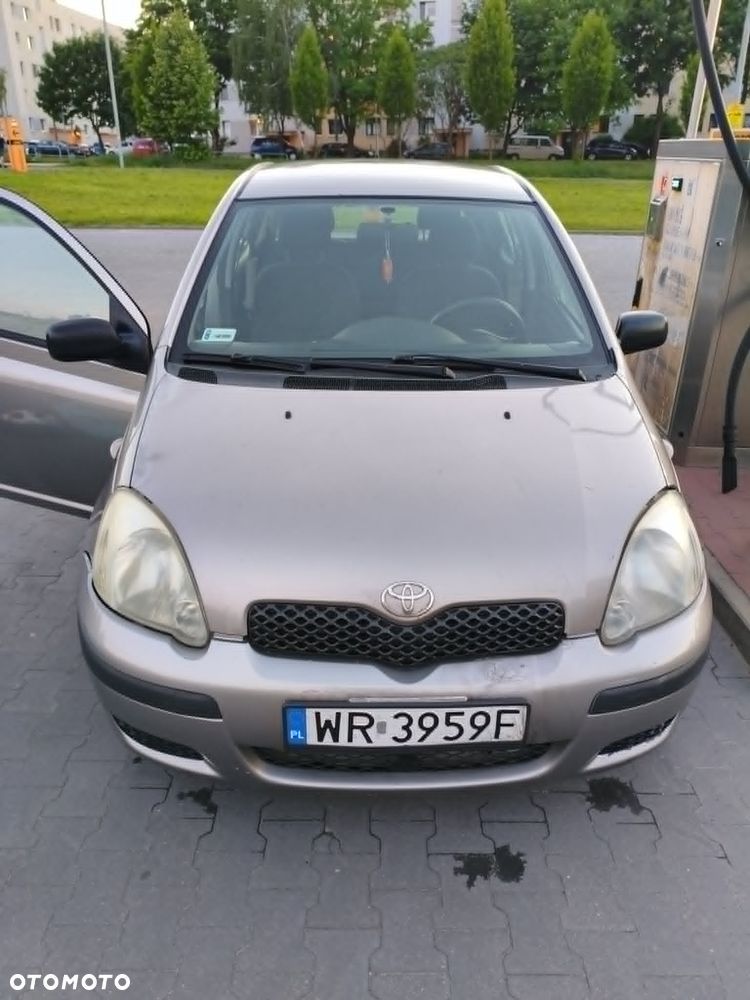Toyota Yaris 1.0 Base - 6