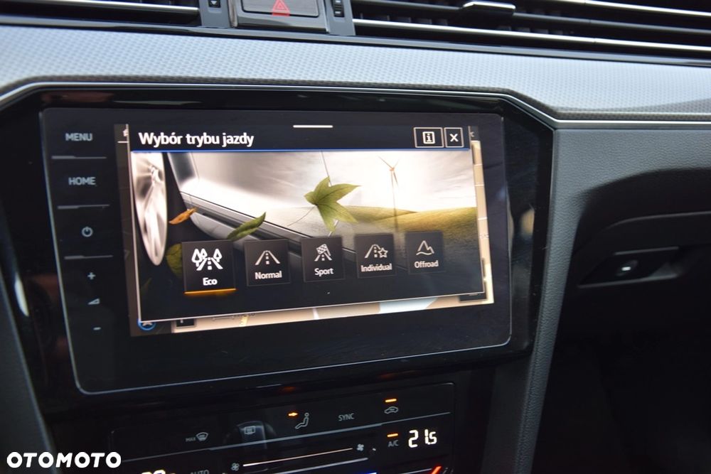 Volkswagen Passat Alltrack 2.0 TDI SCR DSG 4Motion - 24