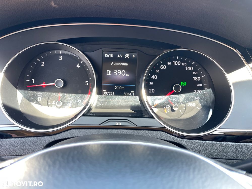 Volkswagen Passat 2.0 TDI DSG Highline - 38