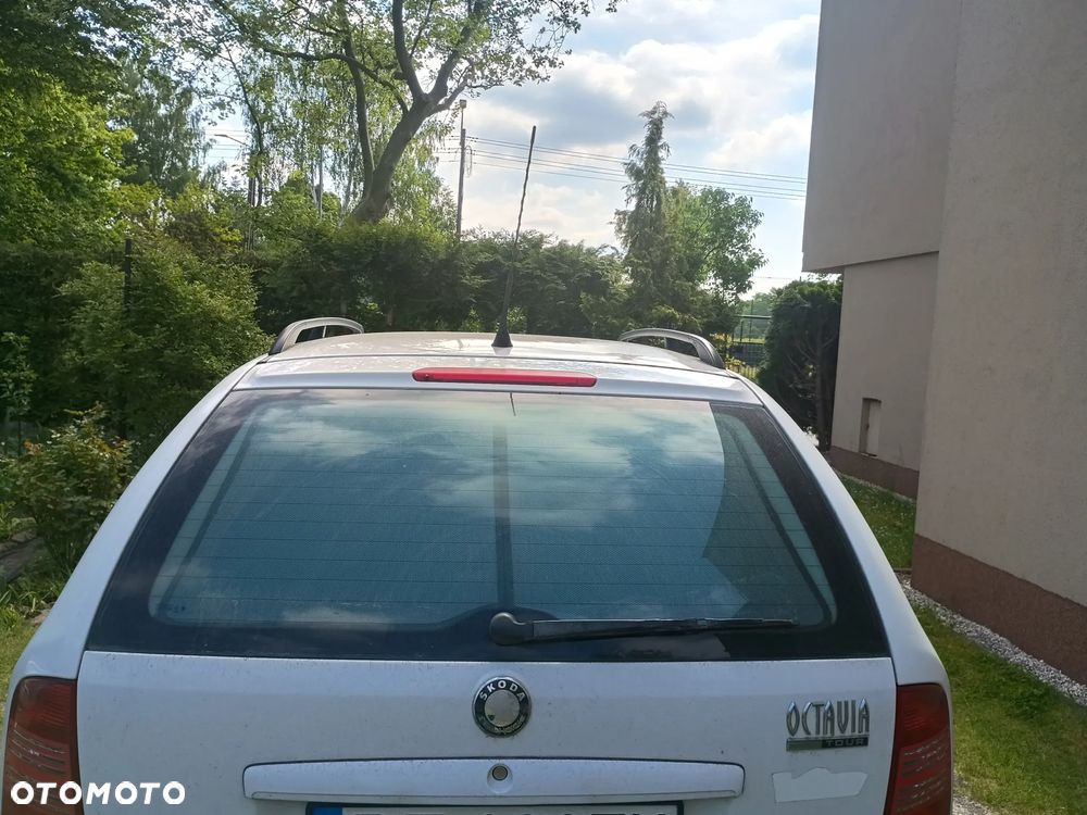 Skoda Octavia 1.6 Tour - 8