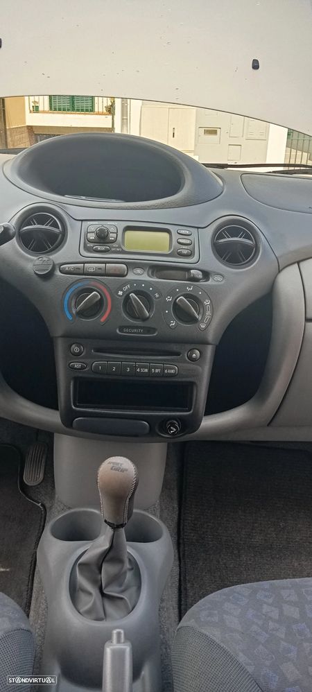 Toyota Yaris 1.0 Terra DA+ABS+CD+AC - 22