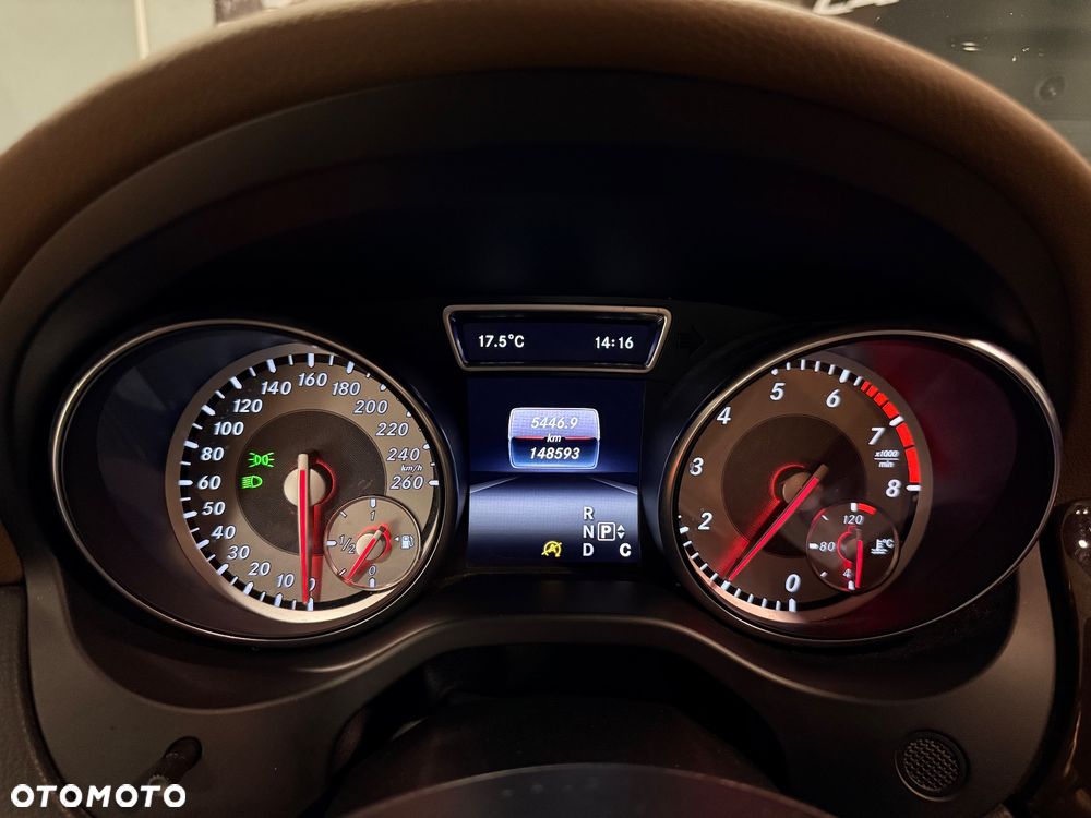 Mercedes-Benz GLA 250 4Matic 7G-DCT Activity Edition - 11