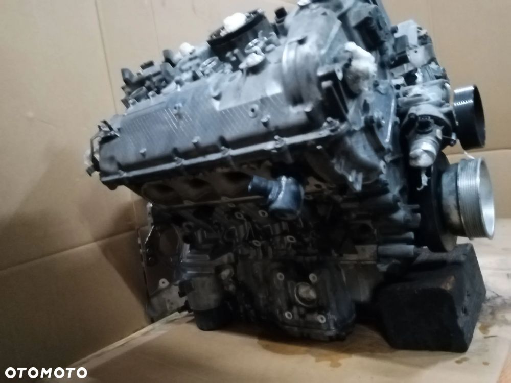 Silnik blok silnika słupek BMW M5 G30 F90 M8 F92 F93 4.4 V8 600KM S63B44B - 6