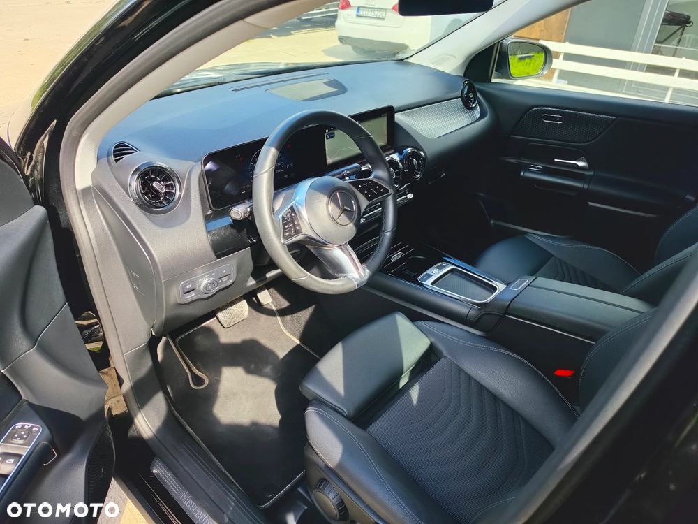 Mercedes-Benz GLA 200 7G-DCT Progressive - 17