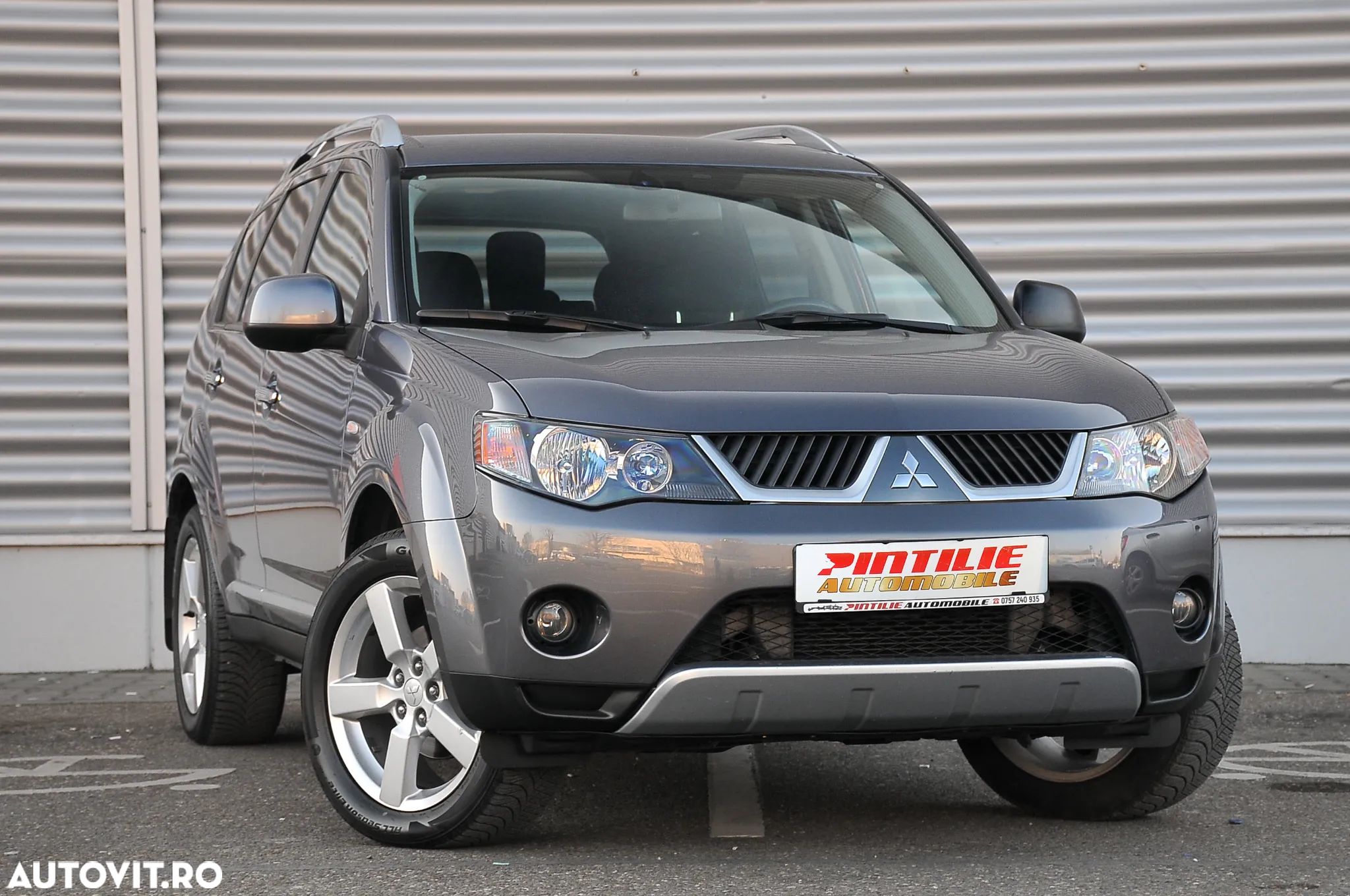 Mitsubishi Outlander 2.0 DI-D 4WD Instyle - 1