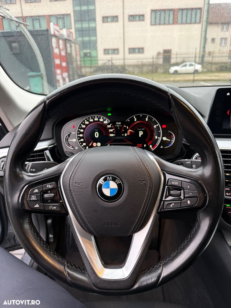 BMW Seria 5 520d Touring Aut. Luxury Line - 11