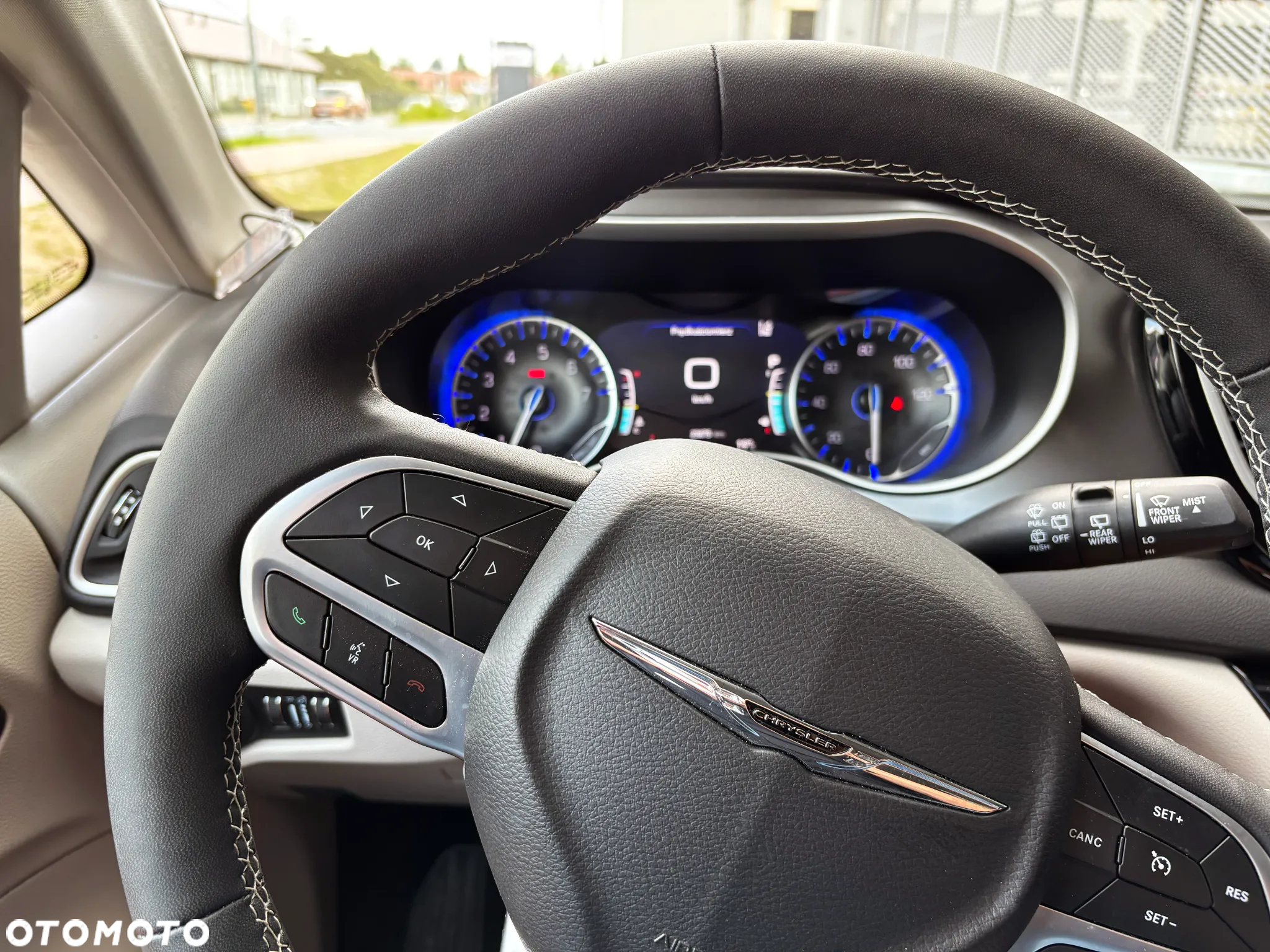 Chrysler Pacifica - 22