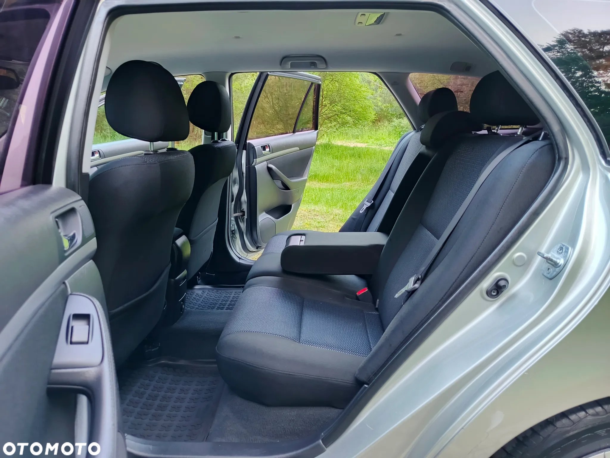 Toyota Avensis 2.0 D-4D Sol - 14