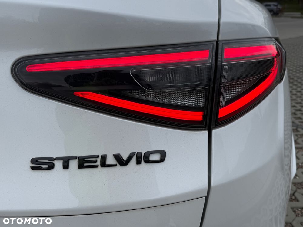 Alfa Romeo Stelvio 2.9 V6 Bi-Turbo Quadrifoglio Q4 - 6