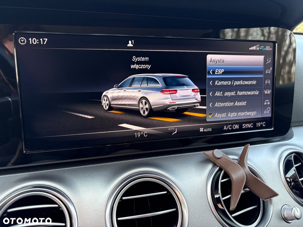 Mercedes-Benz Klasa E 300 de 9G-TRONIC Exclusive - 31