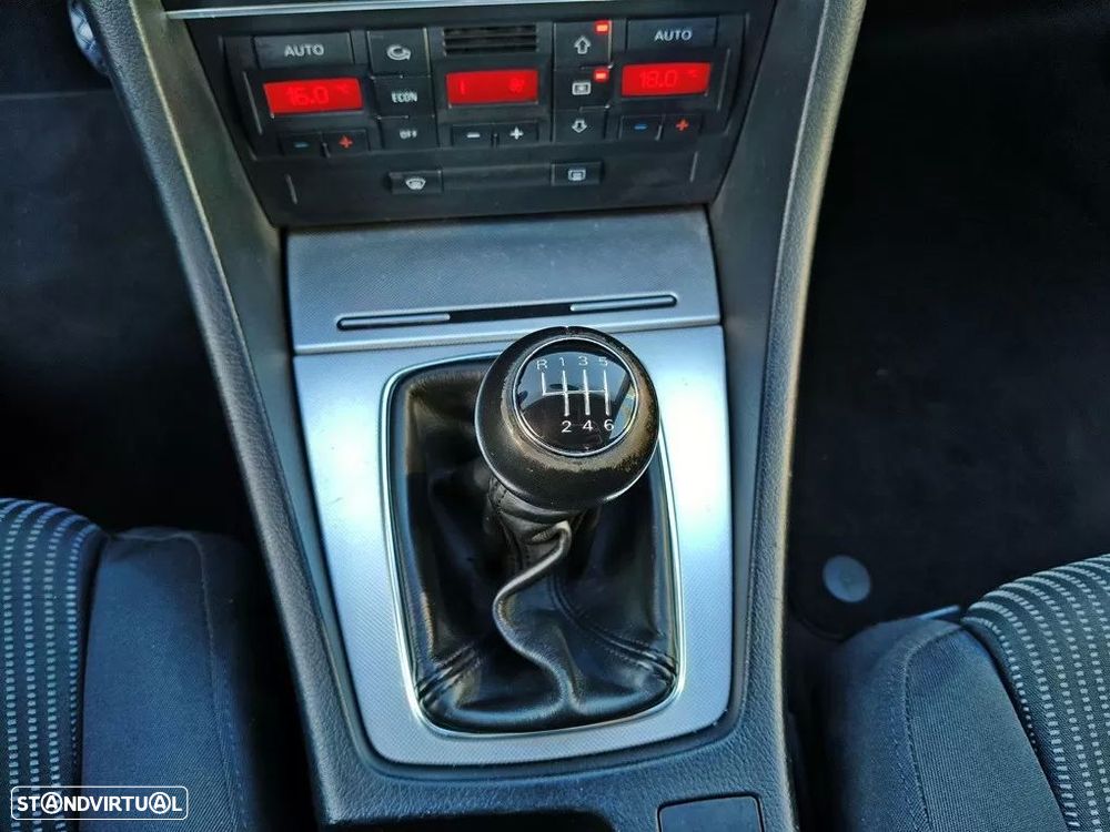Audi A4 2.0 TDI S-line - 17