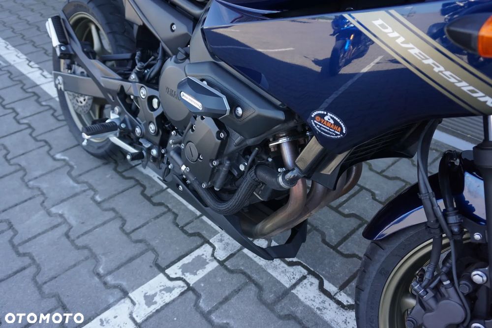 Yamaha XJ - 8