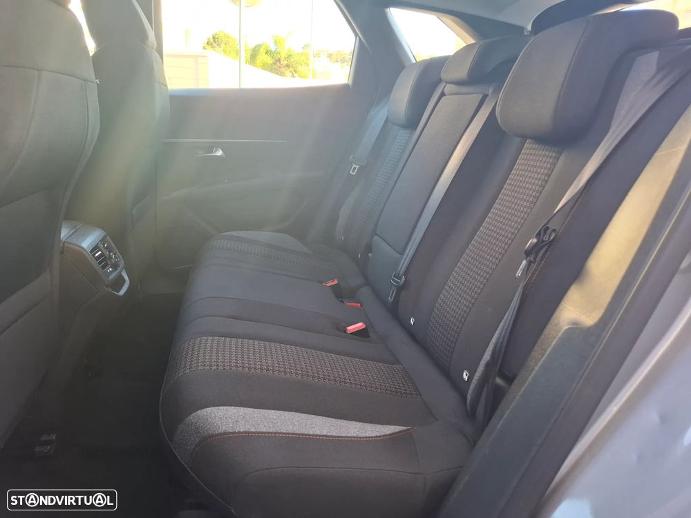 Peugeot 3008 PureTech 130 Stop & Start GPF EAT8 Active Business-Pack - 35