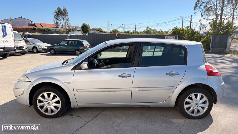 Renault Mégane 1.5 dCi Dynamique - 8