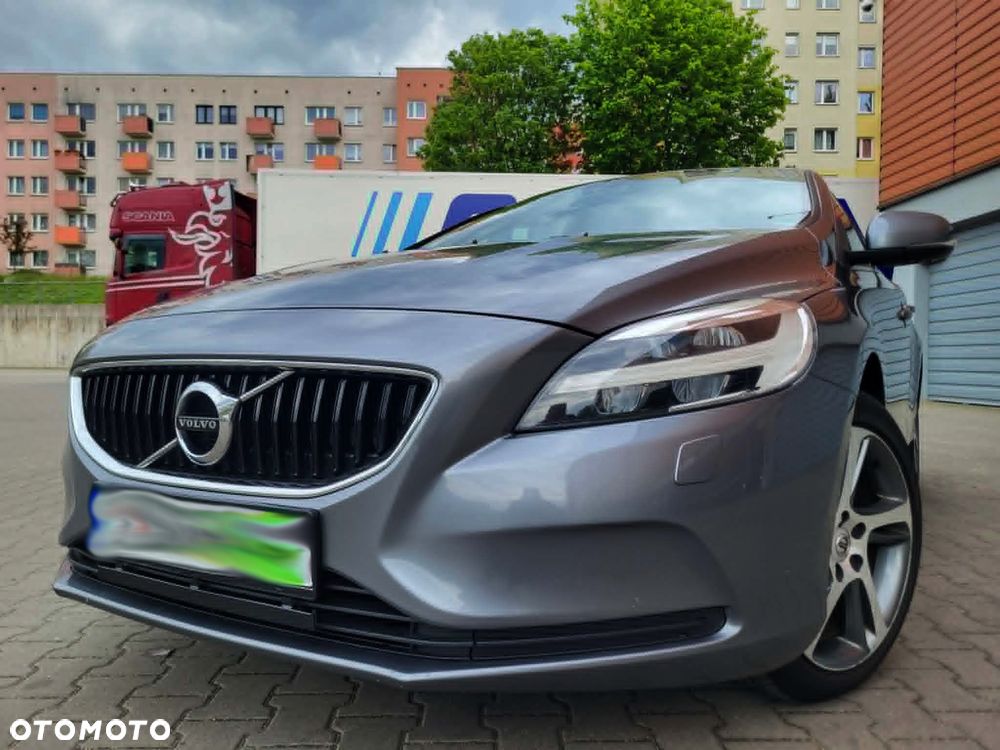 Volvo V40 T2 Momentum - 4