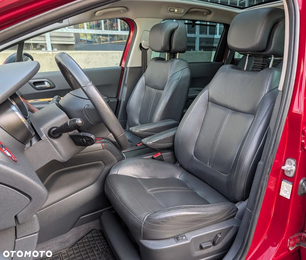 Peugeot 5008 1.6 THP Premium - 6