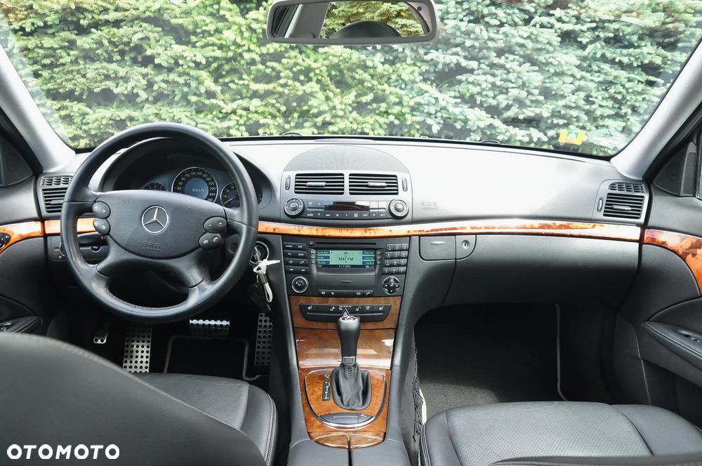 Mercedes-Benz Klasa E - 27