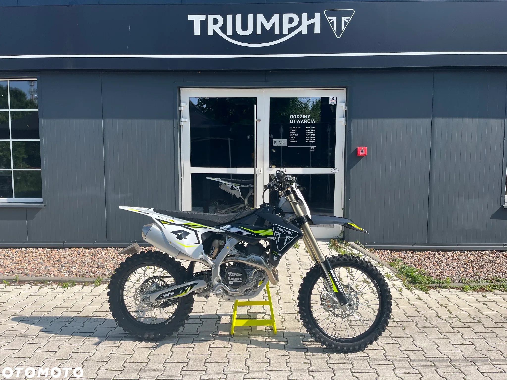 Triumph Inny