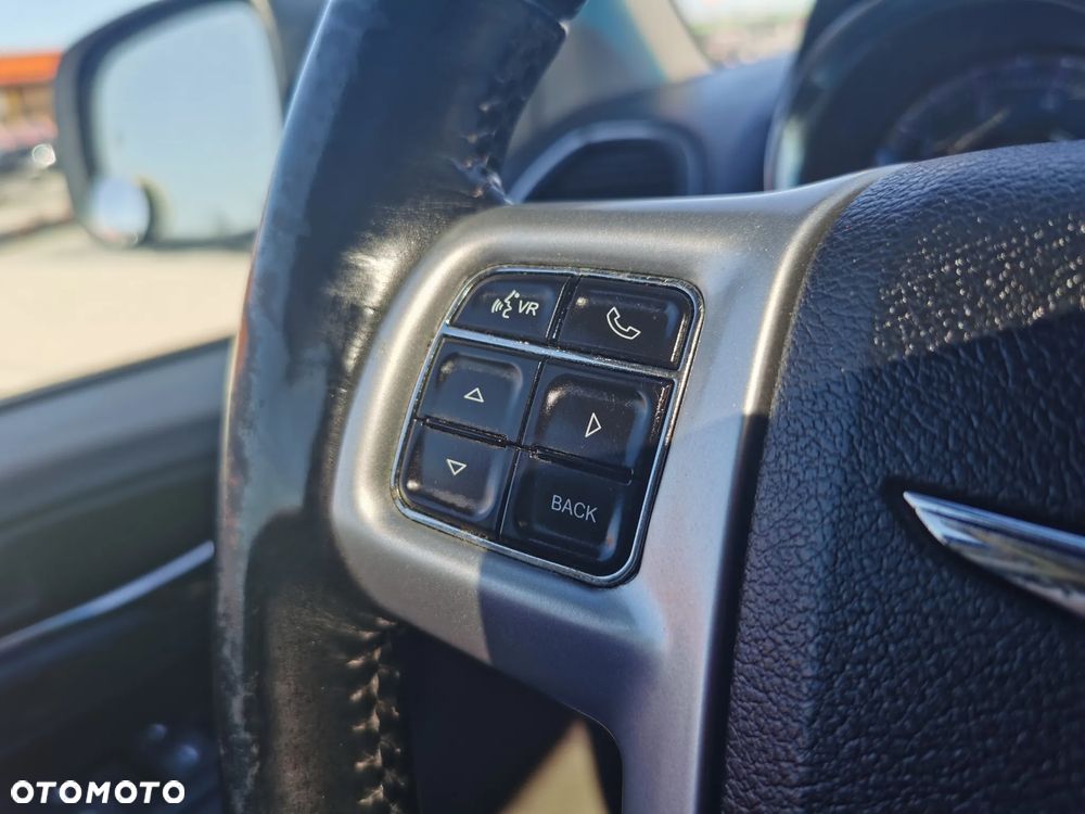 Chrysler Town & Country 3.6 Limited - 18