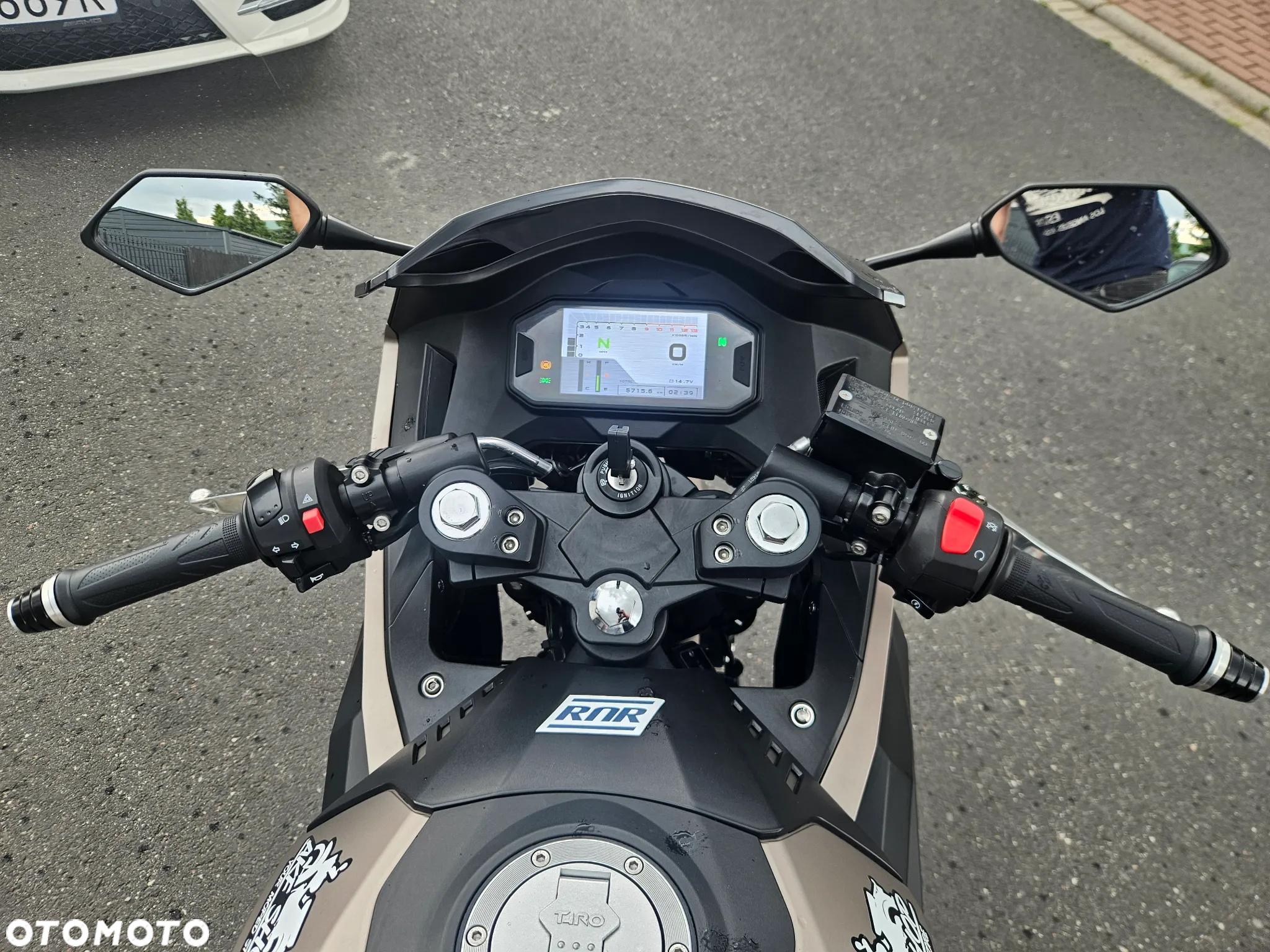 Motobi Inny - 12