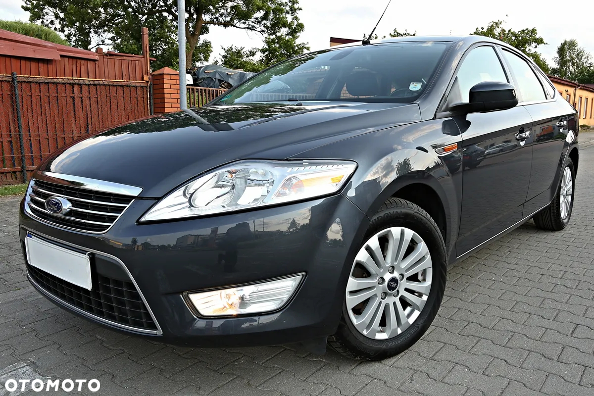 Ford Mondeo 2.0 Ghia - 12