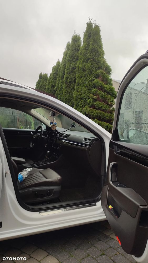 Skoda Superb 2.0 TDI SCR L&K DSG - 11
