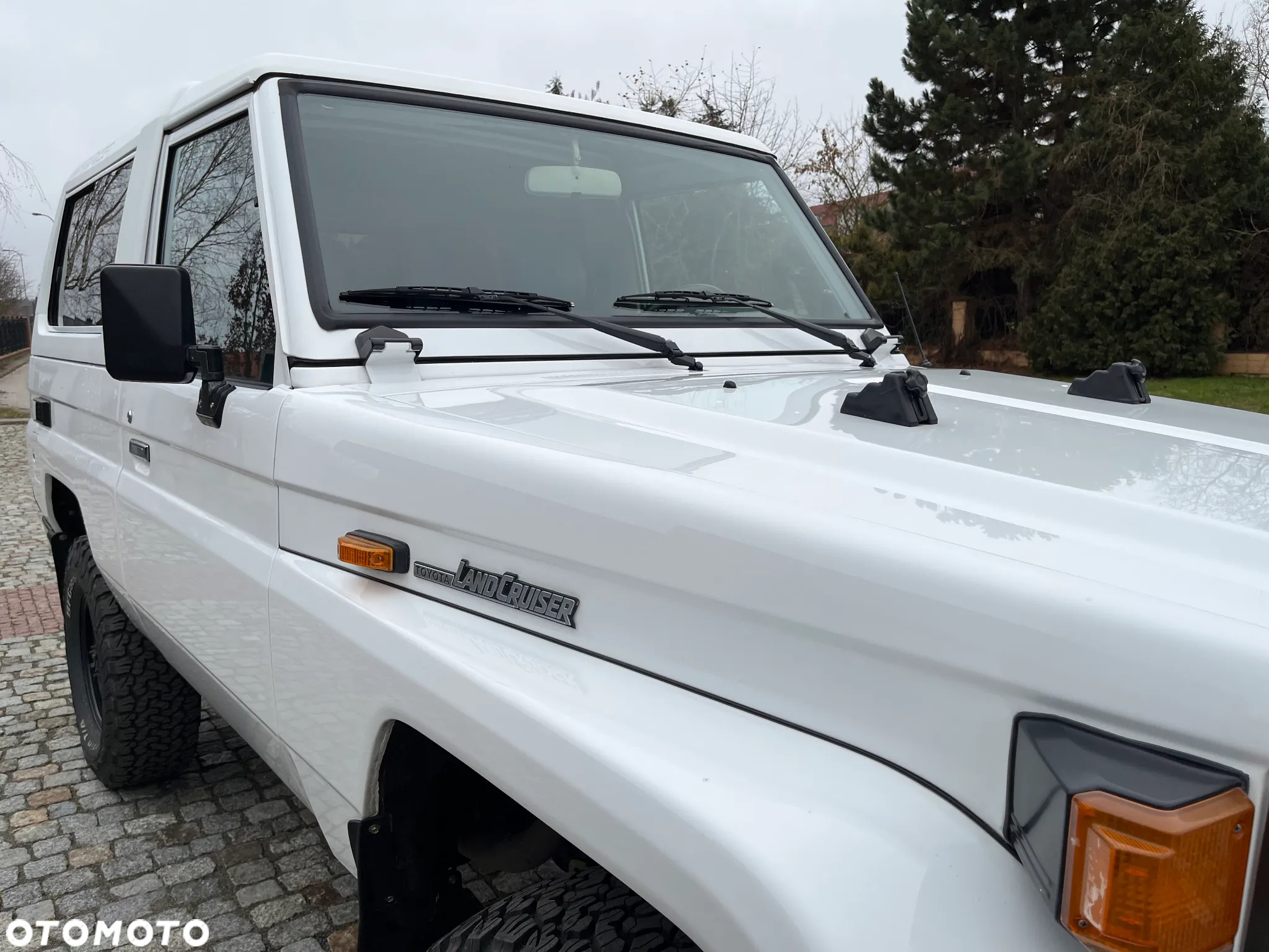 Toyota Land Cruiser HT LX - 8