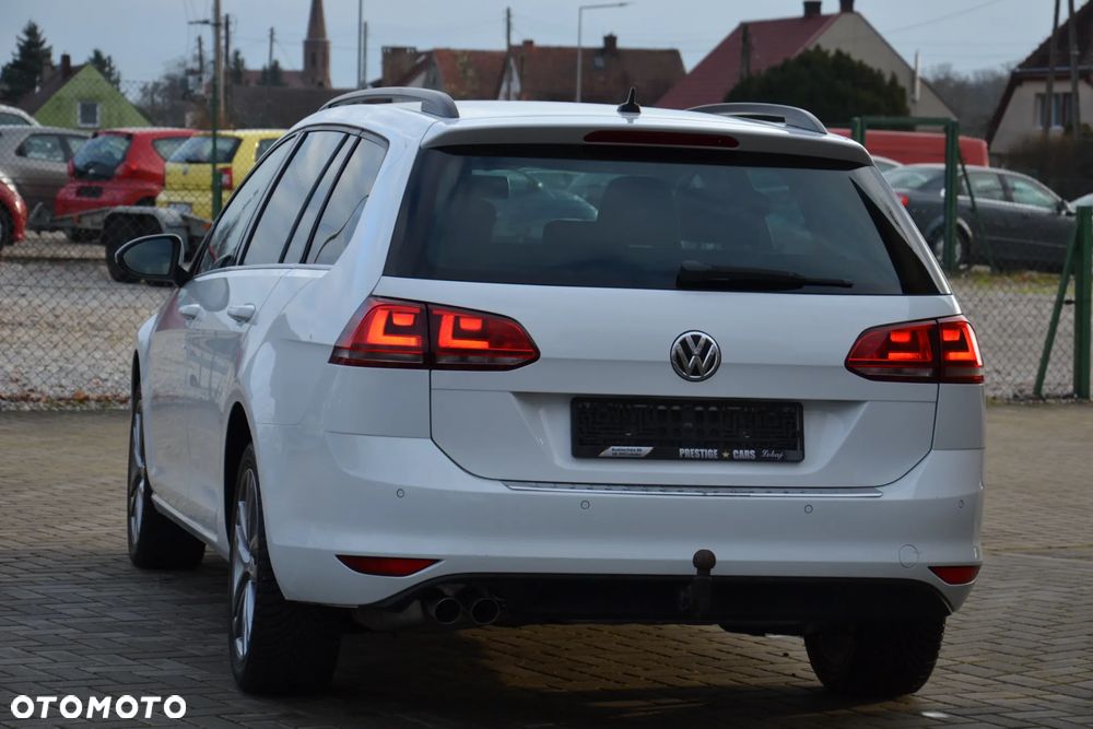 Volkswagen Golf Variant 2.0 TDI 4Motion BlueMotion Technology Highline - 12