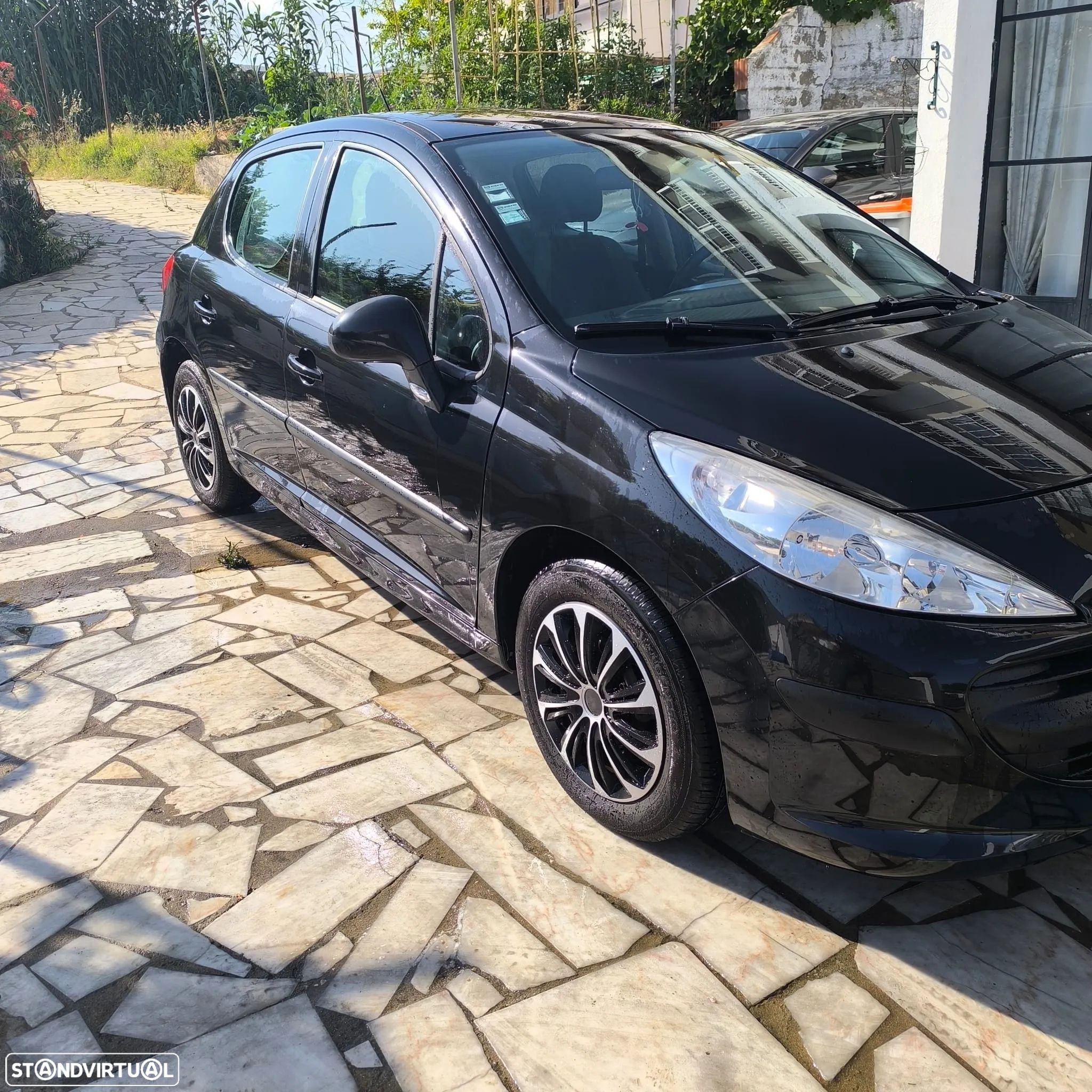 Peugeot 207 - 1