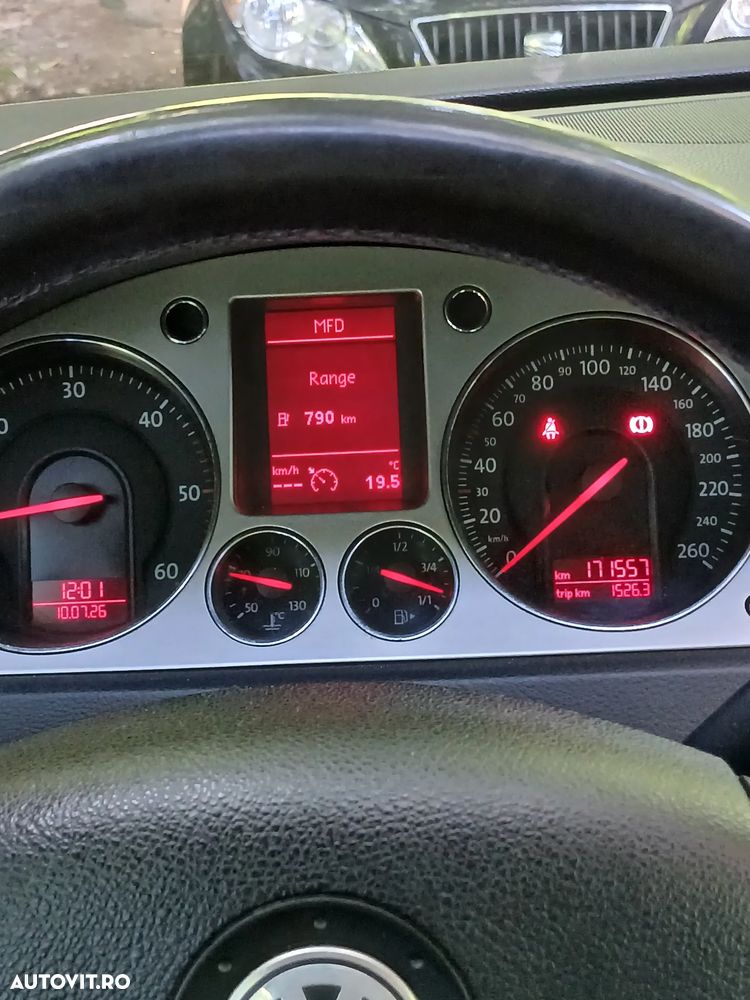 Volkswagen Passat 2.0TDI Comfortline DPF - 8