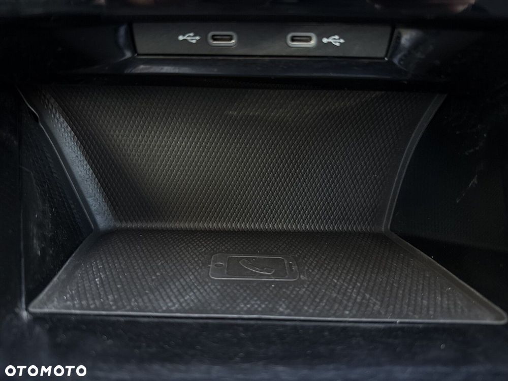 Volkswagen Golf 2.0 TSI Style DSG - 23