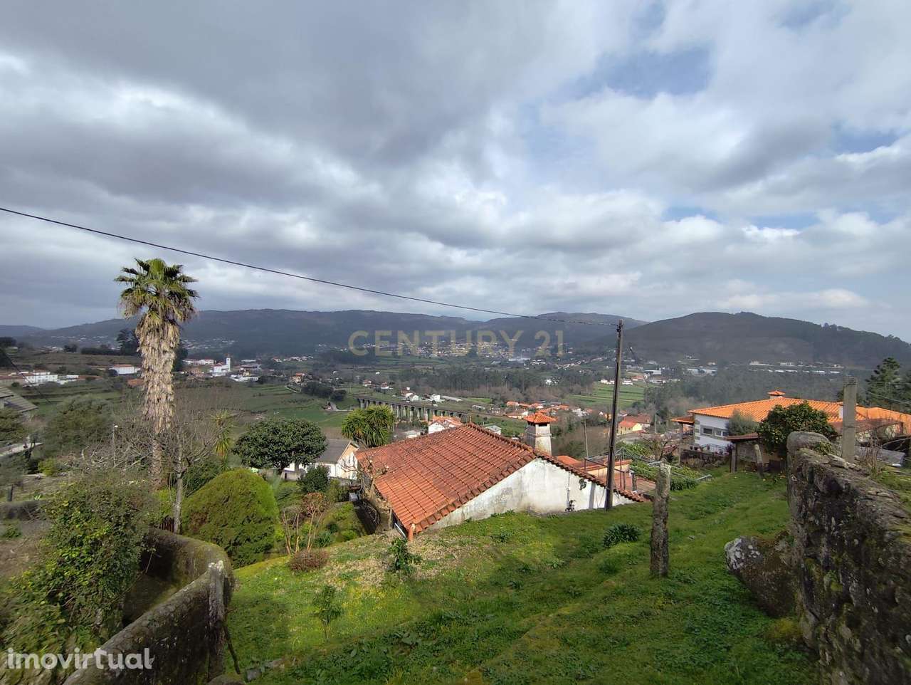 Casa em Pedra Renovada com vistas Panorâmicas - Grande imagem: 4/31