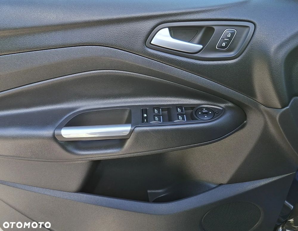Ford Kuga 2.0 TDCi 2x4 ST-Line - 25