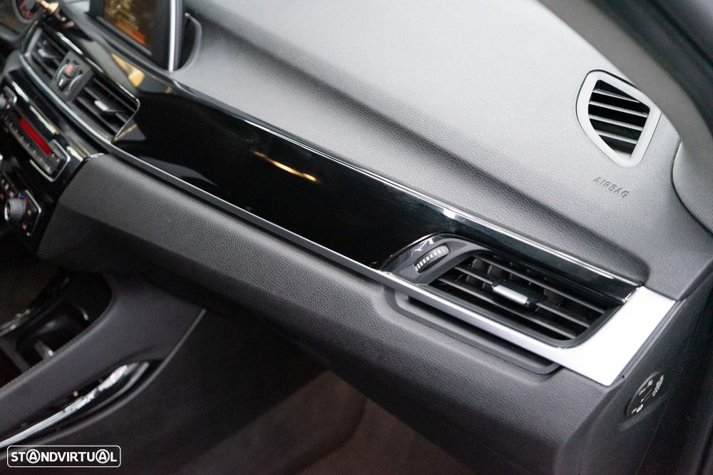 BMW X1 18 d sDrive Line Sport - 40