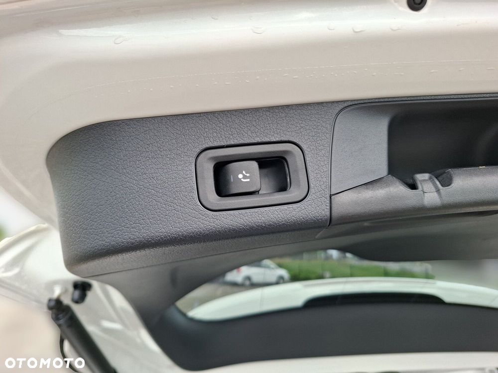 Mercedes-Benz GLB - 19