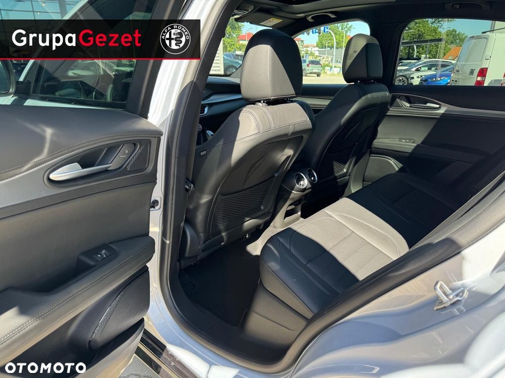 Alfa Romeo Stelvio - 10