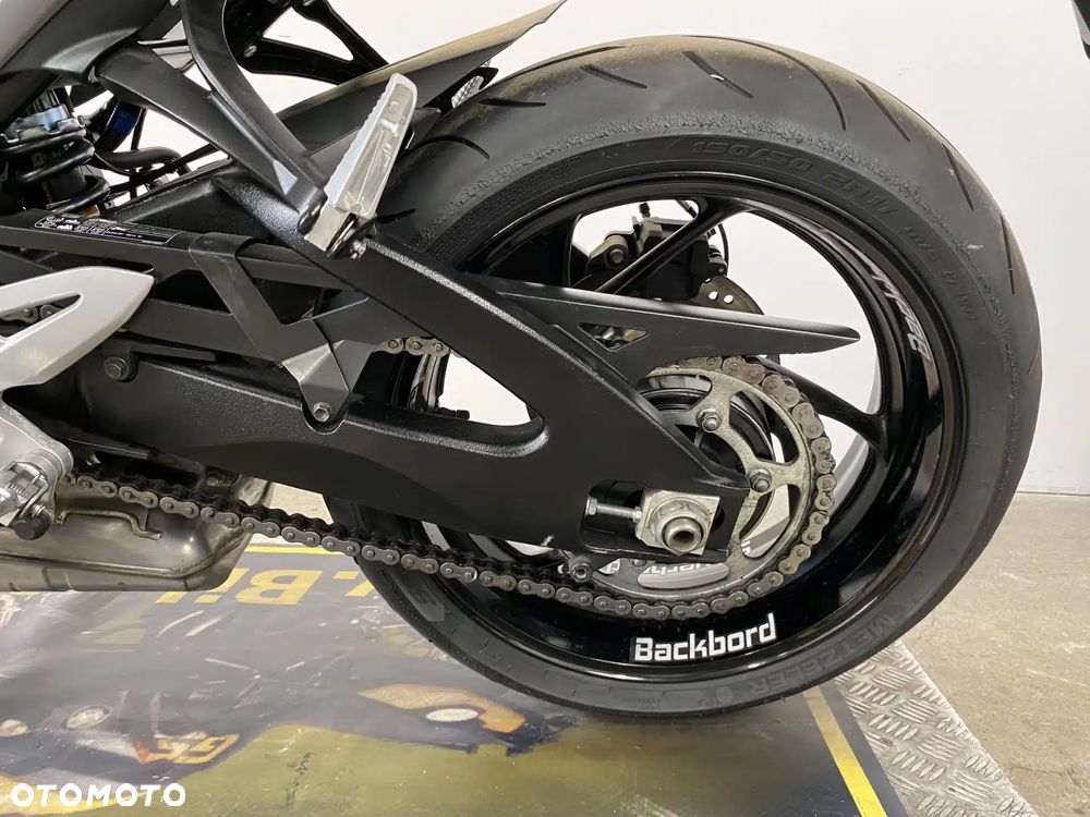 Suzuki GSX 1000 - 21